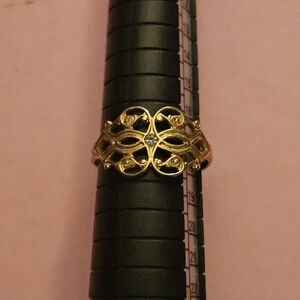 Elegant Gold Filigree Ring